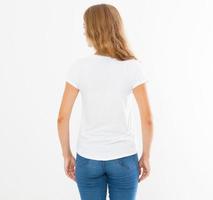 vrouw in wit t-shirt mock up geïsoleerd, t-shirt vrouw, lege tshirt foto