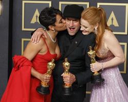 los angeles, 27 maart - ariana debose, troy kotsur, jessica chastain bij de 94th academy awards in dolby theater op 27 maart 2022 in los angeles, ca foto