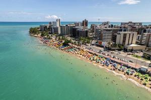 luchtfoto van stranden in maceio, alagoas, noordoostelijke regio van brazilië. foto