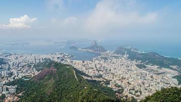 uitzicht op suikerbrood, corcovado en guanabara baai, rio de janeiro, brazilië foto