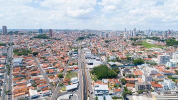 luchtfoto van franca stad, moederkerk. Brazilië. foto