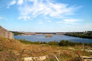 waterkrachtcentrale. de rivier de dnepr. zaporozhye. Oekraïne foto