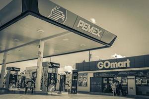 playa del carmen quintana roo mexico 2022 mexicaanse gomart winkel winkel bij pemex benzinestation mexico. foto