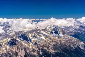 besneeuwde bergen chamonix, mont blanc, haute-savoie, alpen, frankrijk foto