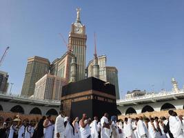 mekka, saoedi-arabië, mei 2022 - mensen in masjid al haram foto