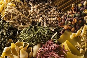 diverse zelfgemaakte droge Italiaanse pasta foto