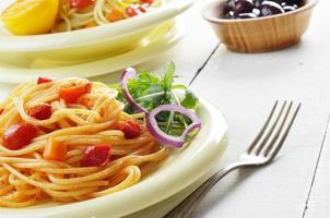 spaghetti marinara pastasalade foto