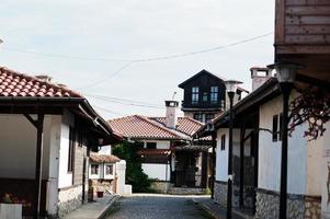 straten van havenstad nesebar, bulgarije. foto