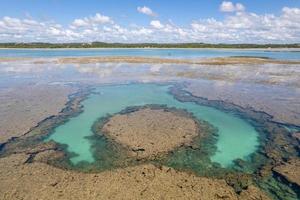 luchtfoto van strand sao miguel dos milagres, alagoas, brazilië. foto