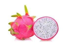 Dragon fruit geïsoleerd op een witte achtergrond foto