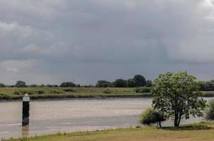 de rivier de ems bij weener in duitsland foto