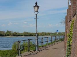 de stad van rees aan de Rijn foto