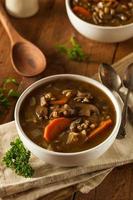 zelfgemaakte champignons gerst soep