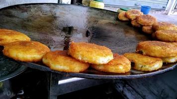 aloo tikki of gebakken aardappelballetjes of chaat, Indiaas eten? foto