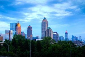 Atlanta centrum in de schemering foto