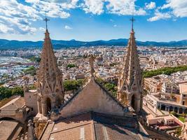 gotische middeleeuwse kathedraal van palma de mallorca in spanje foto