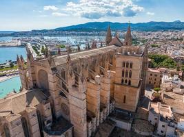 gotische middeleeuwse kathedraal van palma de mallorca in spanje foto