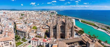 gotische middeleeuwse kathedraal van palma de mallorca in spanje foto