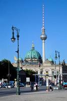 Berlijn, Duitsland, 2022 - Berlijnse kathedraal en tv-toren, Berlijn, Duitsland. foto