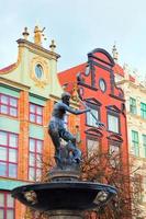 gdansk, polen, 2022 - standbeeld en fontein van naptunus in foto