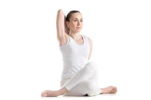 gomukhasana yoga pose foto