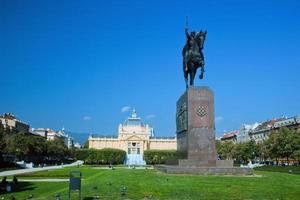 zagreb, kroatië, 2022 - standbeeld van kralj tomislav foto