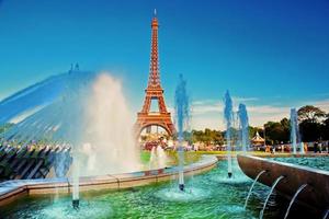 parijs, frankrijk, 2022 - eiffeltoren en fontein, parijs, frankrijk foto