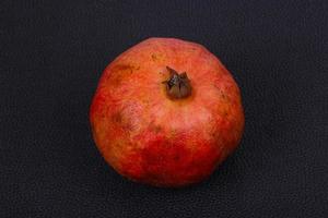 rijpe smakelijke granaatappel foto