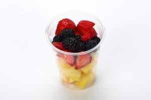 gesneden fruitmix in de doos foto