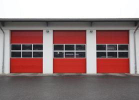 brandweerkazerne garage rij foto