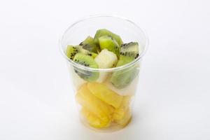 gesneden fruitmix in de doos foto