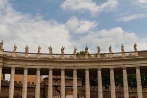 gebouwen in vaticaan, de heilige stoel in rome, italië. onderdeel van de Sint-Pietersbasiliek. foto