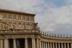 gebouwen in vaticaan, de heilige stoel in rome, italië. onderdeel van de Sint-Pietersbasiliek. foto