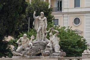 Piazza del Popolo in Rome foto