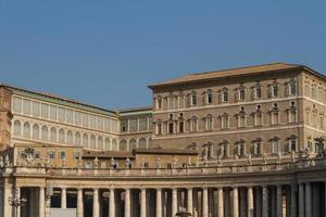 gebouwen in vaticaan, de heilige stoel in rome, italië. onderdeel van de Sint-Pietersbasiliek. foto