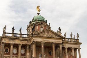 een van de universiteitsgebouwen van potsdam foto