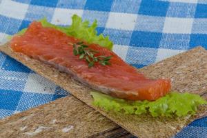 knäckebröd met zalm foto