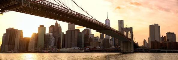 New York panorama bij zonsondergang