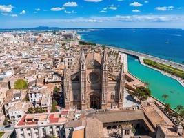 gotische middeleeuwse kathedraal van palma de mallorca in spanje foto