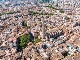 luchtfoto van de hoofdstad van mallorca - palma de mallorca in spanje. foto