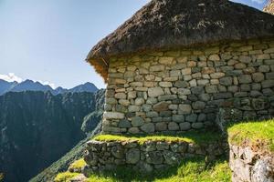 wereldwonder machu picchu in peru. prachtig landschap in het Andesgebergte met inca heilige stadsruïnes. foto