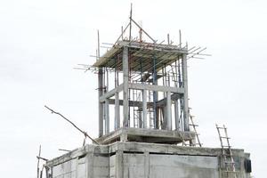 gebouw in aanbouw met cement foto