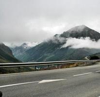 zicht op de pyreneeën vanaf de franse kant foto