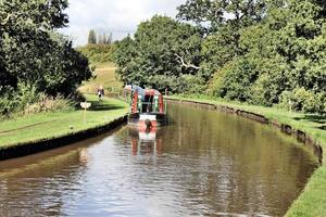 uitzicht op het kanaal bij Whitchurch in Shropshire foto