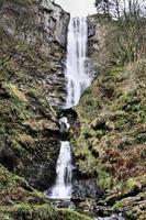 uitzicht op een waterval in Noord-Wales foto