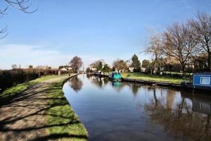 uitzicht op het kanaal bij Whitchurch in Shropshire foto