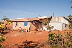 brasilia, brazilië 1 juni 2022 woningen die de Braziliaanse regering bouwt op het reservaat van de inheemse stammen karriri-xoco en tuxa die in het noordwesten van brasilia leven, ook bekend als noroeste foto