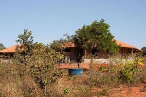 brasilia, brazilië 1 juni 2022 woningen die de Braziliaanse regering bouwt op het reservaat van de inheemse stammen karriri-xoco en tuxa die in het noordwesten van brasilia leven, ook bekend als noroeste foto