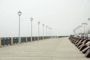 lege kust in afwachting van de feestdagen foto