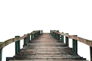 klassieke houten brug op gekleurde achtergrond met uitknippad foto